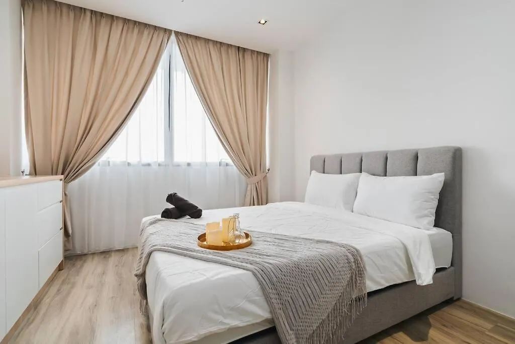 Lumi Tropicana-Luxury-3Bedroom-Golf View-8Pax Petaling Jaya
