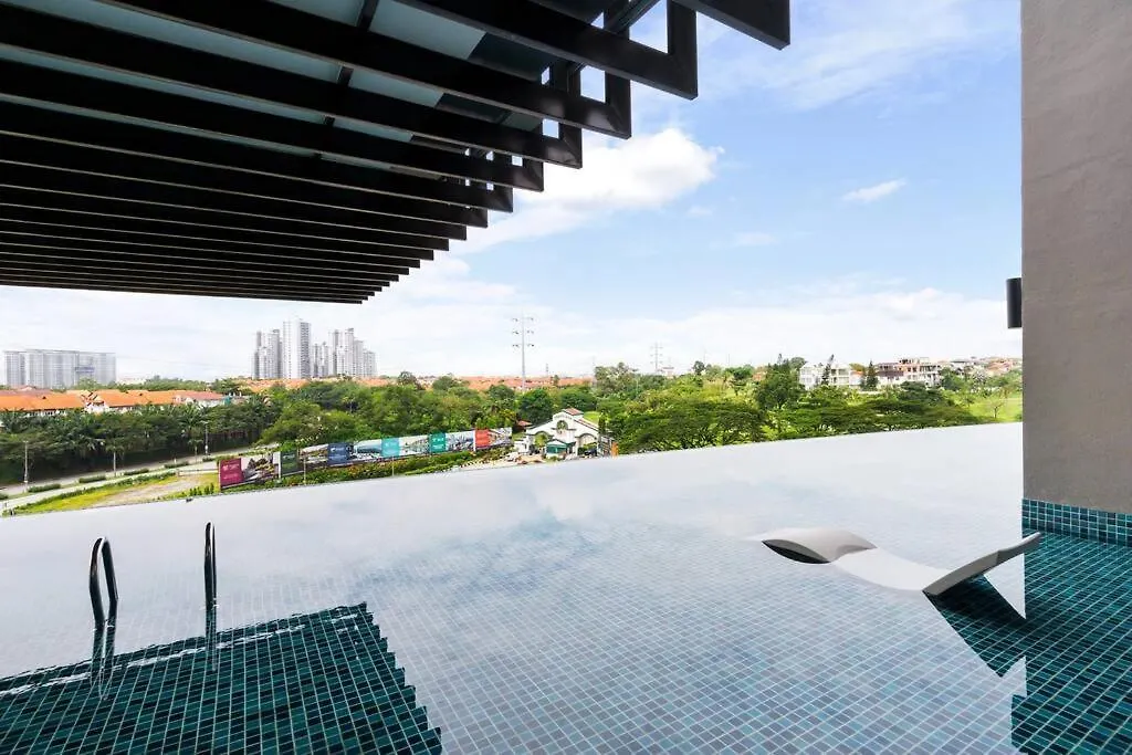 Lumi Tropicana-Luxury-3Bedroom-Golf View-8Pax Petaling Jaya Apartment